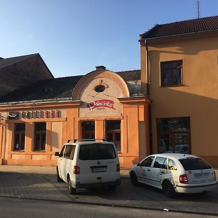 Grillbar Penzion & Restaurant Spišská Nová Ves Eksteriør bilde