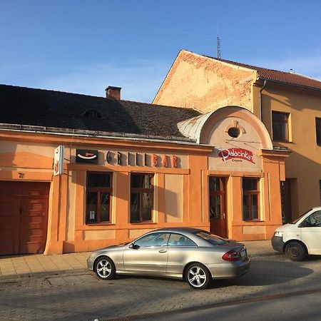 Grillbar Penzion & Restaurant Spišská Nová Ves Eksteriør bilde