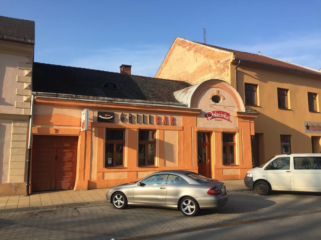 Grillbar Penzion & Restaurant Spišská Nová Ves Eksteriør bilde