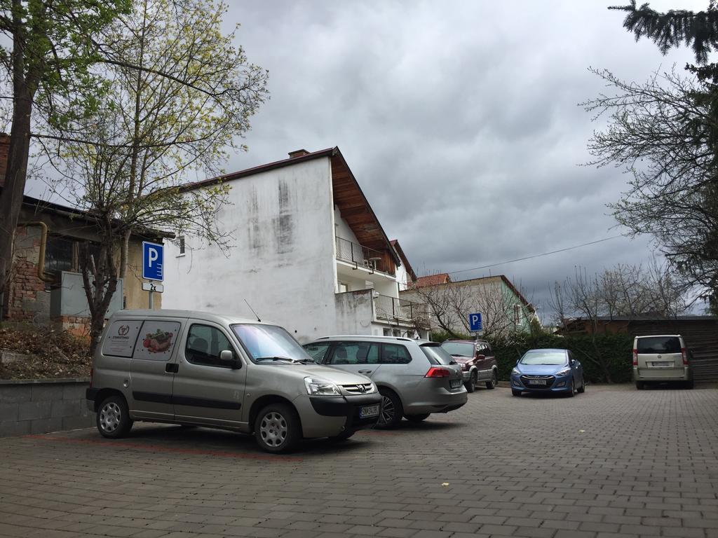 Grillbar Penzion & Restaurant Spišská Nová Ves Eksteriør bilde