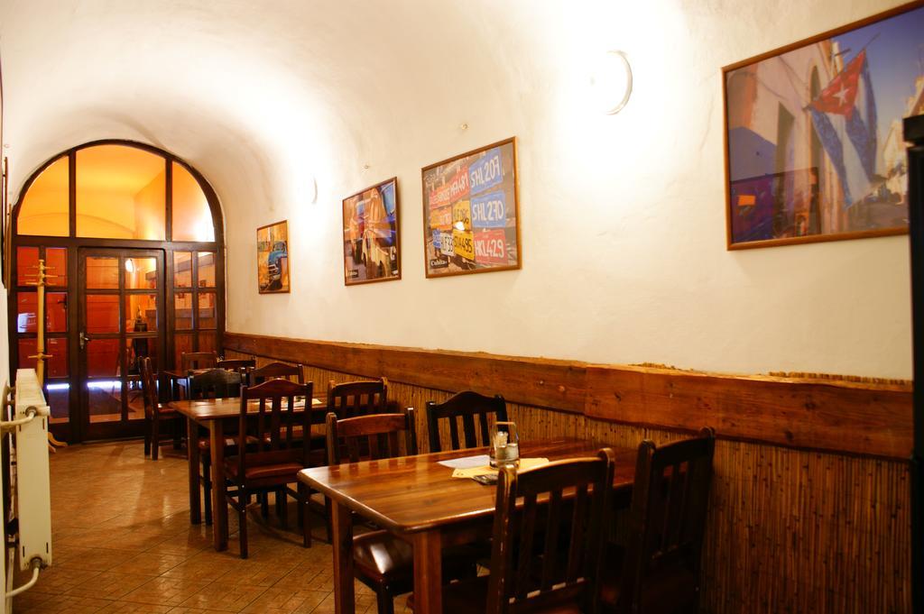 Grillbar Penzion & Restaurant Spišská Nová Ves Eksteriør bilde