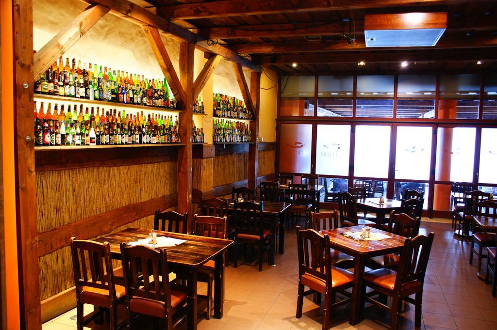 Grillbar Penzion & Restaurant Spišská Nová Ves Eksteriør bilde