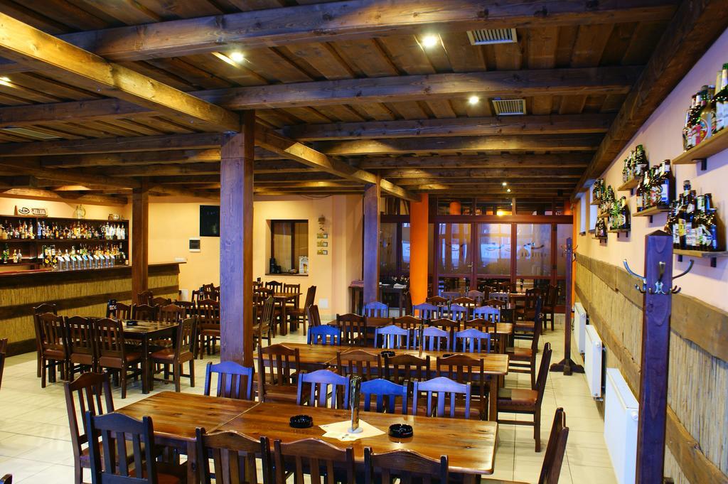 Grillbar Penzion & Restaurant Spišská Nová Ves Eksteriør bilde